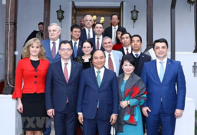 Hình ảnh hoạt động của Thủ tướng Nguyễn Xuân Phúc tại Romania - ảnh 5