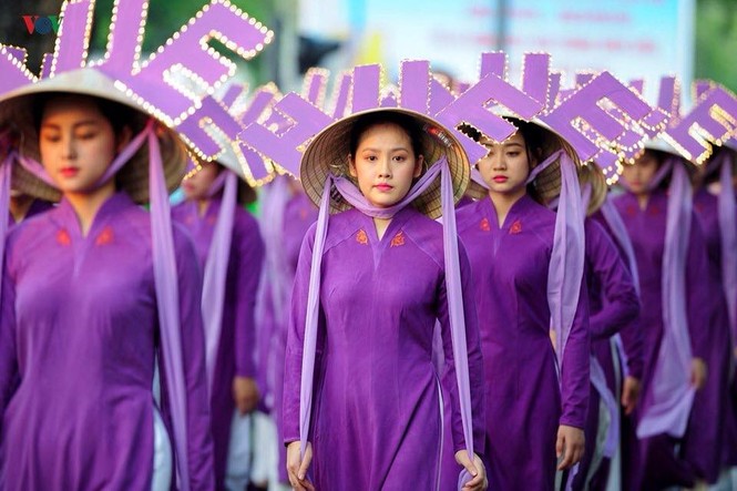 Xung quanh chuyện nón Huế bị 'cắm sừng' - ảnh 2