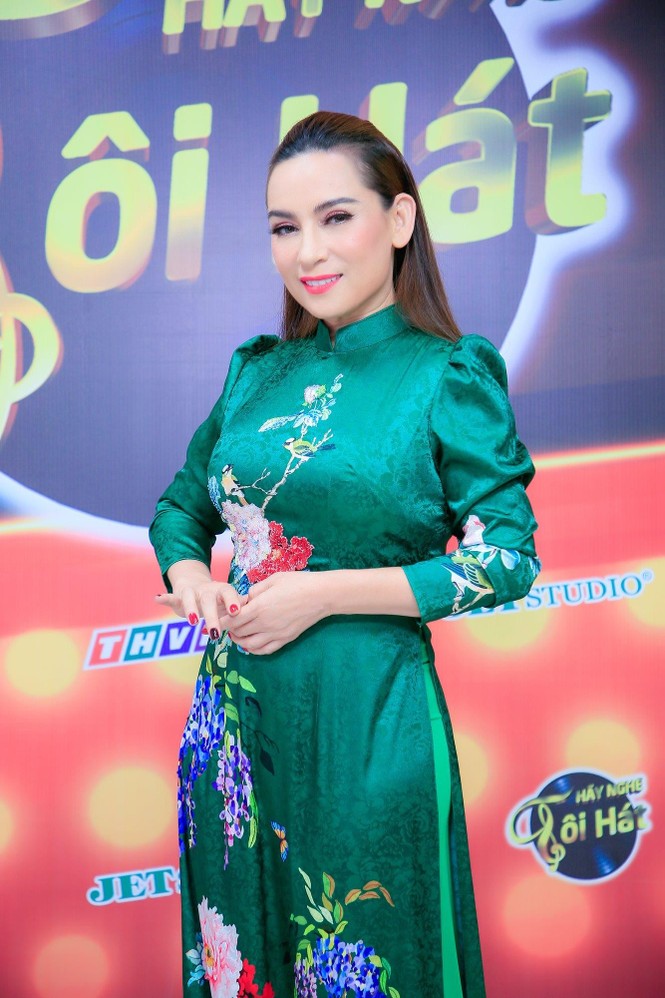 Phi Nhung bất ngờ đứng chung sân khấu với danh ca khiến cô từng 'thề độc' - ảnh 3