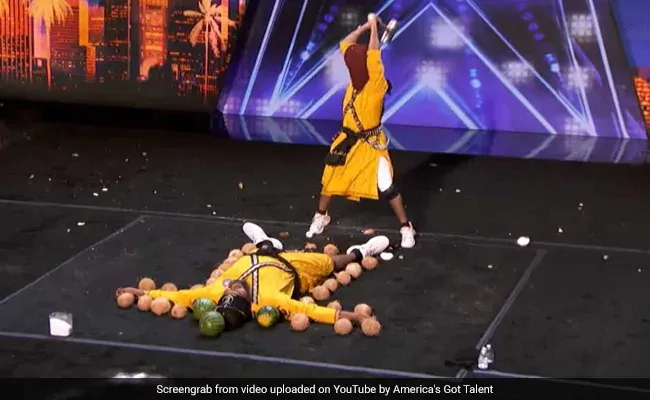 'America’s Got Talent' xuất hiện tiết mục phải có 'thần kinh thép' mới dám xem - ảnh 3
