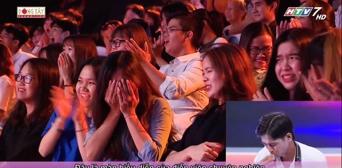 Tiết mục dùng móc sắt xuyên mũi, nuốt rắn rùng rợn khiến Trấn Thành 'khấn lạy' - ảnh 7