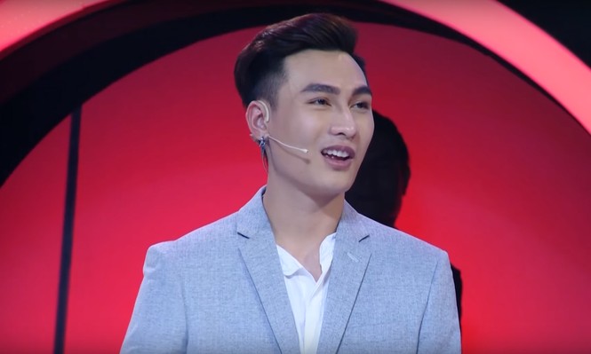 Chương trình hẹn hò lại gây tranh cãi vì đưa ra thử thách ăn xúc xích phản cảm - ảnh 3
