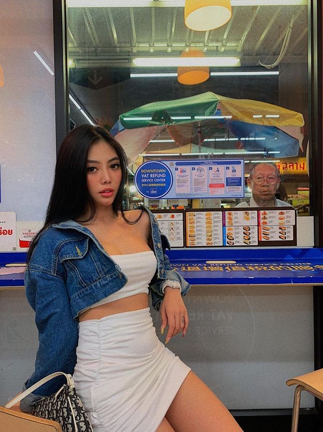 Đôi bạn thân hot girl cao mét rưỡi vẫn nóng bỏng săn chắc nhờ tập gym - ảnh 11