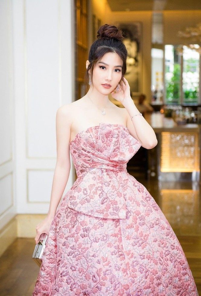 Bị 'ném đá' dữ dội, công ty quản lý Diễm My 9X công khai xin lỗi Trương Thế Vinh - ảnh 1