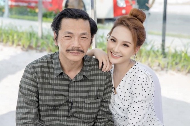 Showbiz 27/7:Trấn Thành khóc với hoàn cảnh ba chị em mồ côi phải ăn cơm với muối - ảnh 6