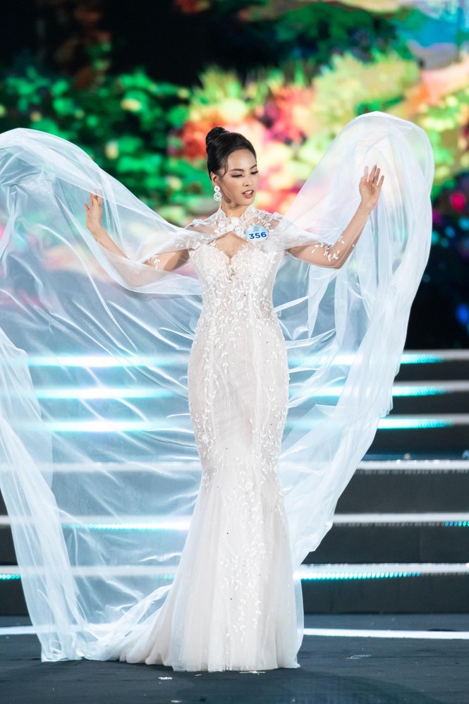 Ngắm thí sinh Miss World Việt Nam quyến rũ trong trang phục dạ hội - ảnh 7