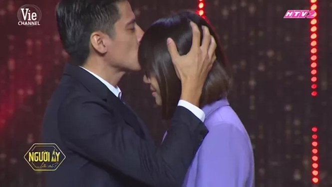 Trấn Thành bật khóc vì chuyện cầu hôn của mình được nhắc lại trên truyền hình - ảnh 4