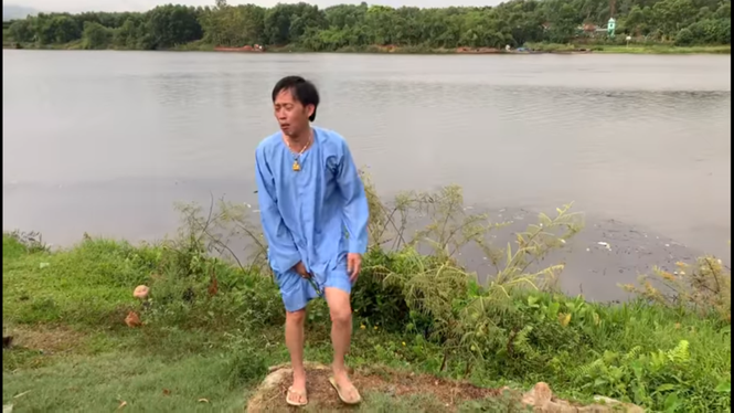 Thích thú với phong cách gọi đò đặc biệt của Hoài Linh - ảnh 4