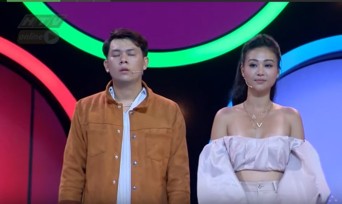 Người đẹp Như Trần bị chỉ trích vì mặc hớ hênh suýt lộ ngực trên truyền hình HTV - ảnh 4