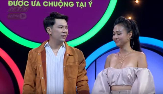 Người đẹp Như Trần bị chỉ trích vì mặc hớ hênh suýt lộ ngực trên truyền hình HTV - ảnh 5
