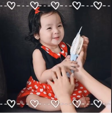Vợ Hoài Lâm chính thức công khai diện mạo xinh như búp bê của con gái - ảnh 4
