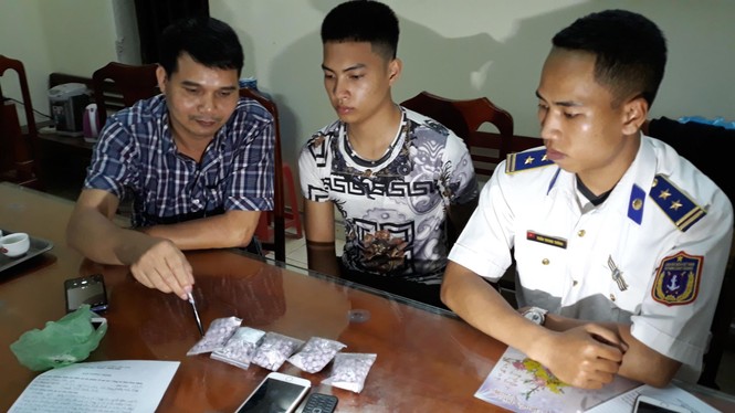 Bắt đối tượng buôn thuốc lắc, lần ra 'xưởng' sản xuất ma tuý tổng hợp - ảnh 1