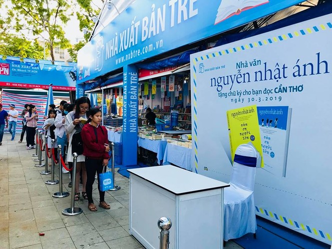 Ai là nhà văn 'giàu' nhất và bí ẩn nhất Việt Nam? - ảnh 1