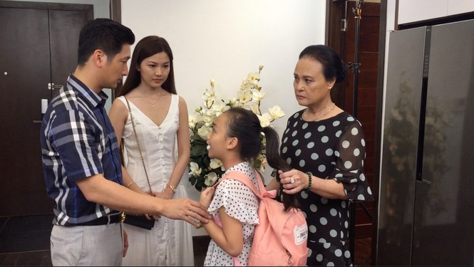 Bất ngờ với 'Trà tiểu tam' ngoài đời xinh đẹp, cao 1m73 và thuộc tuýp hiền lành - ảnh 4