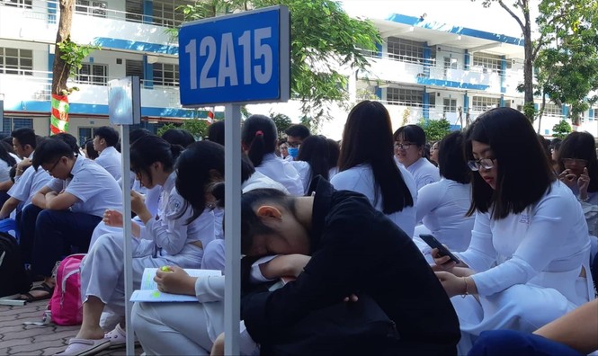 Sở Giáo dục TPHCM hợp thức hóa việc dạy thêm, học thêm? - ảnh 1