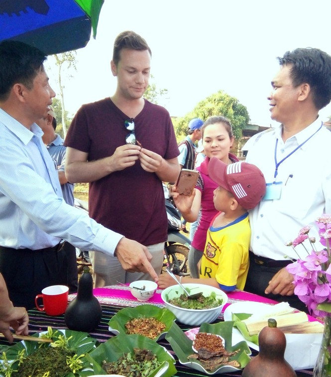 Nồng nàn ẩm thực Tây Nguyên: Ghiền thực phẩm sạch và lạ - ảnh 1