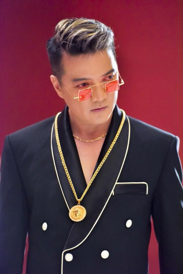 Ngọc Trinh và nghề 'đập hộp' - ảnh 1