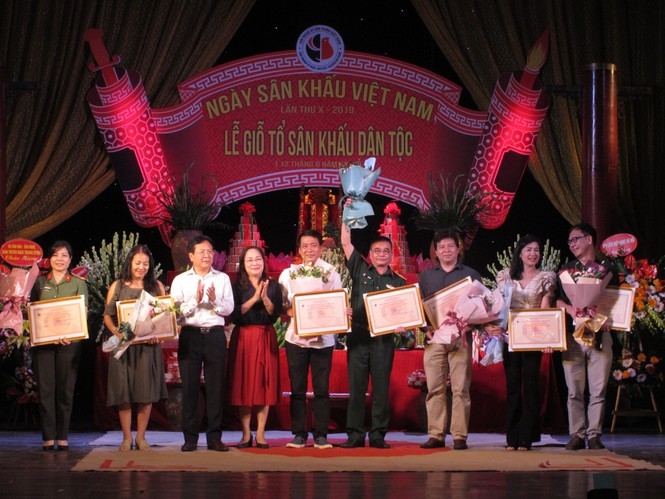 Giỗ tổ nghề nghĩ về 'cuộc khủng hoảng khán giả sân khấu' - ảnh 1