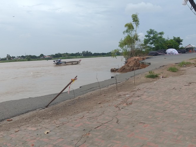 Đề xuất hàng trăm tỷ giải cứu quốc lộ ở An Giang đang bị sông 'nuốt chửng' - ảnh 2