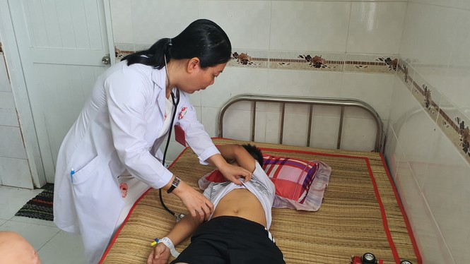 5 mẹ con ngộ độc thuốc trừ cỏ sau mâu thuẫn gia đình - ảnh 1