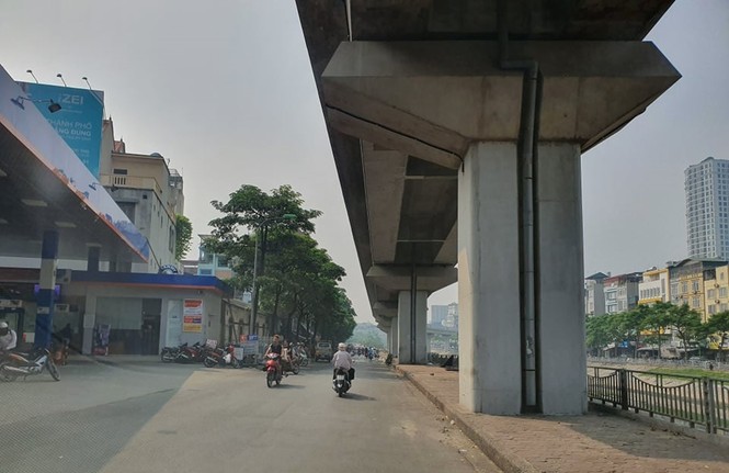 Tiểu thương chật vật sau khi chợ đầu mối Ngã Tư Sở giải tỏa - ảnh 2