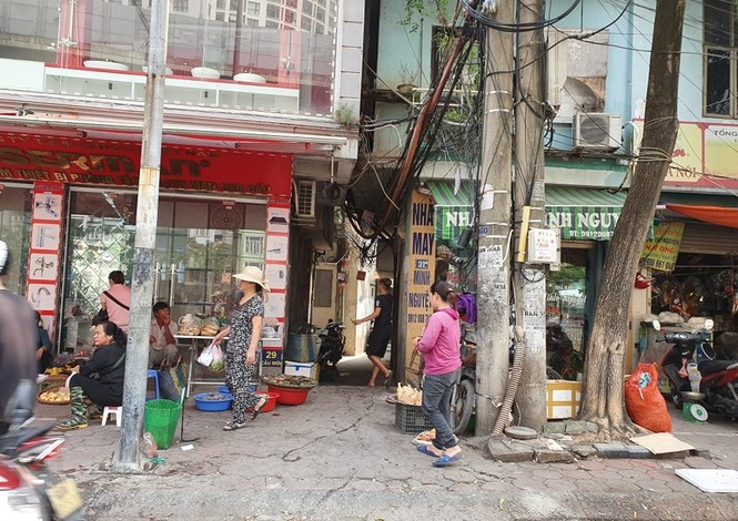 Tiểu thương chật vật sau khi chợ đầu mối Ngã Tư Sở giải tỏa - ảnh 6