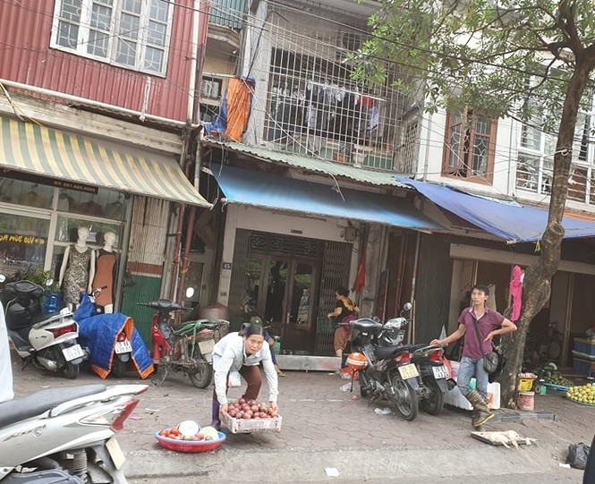 Tiểu thương chật vật sau khi chợ đầu mối Ngã Tư Sở giải tỏa - ảnh 7