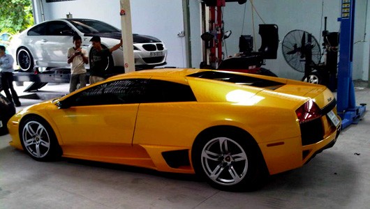 LP640 từng dẫn dẫn đoàn siêu xe vào năm 2011 tại Việt Nam. Xe sở hữu động cơ V12, 48 van lấy từ Murcielago nhưng dung tích ở mức 6,5 lít, tăng thêm 0,3 lít