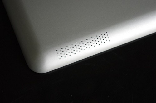 Loa ngoài của Grefu không được mượt mà như iPad