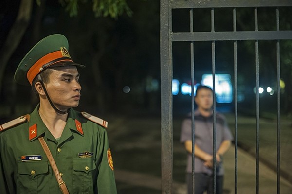 Từ đêm ngày 4/10/2013, lực lượng cảnh vệ đã được tăng cường tại số 30 phố Hoàng Diệu