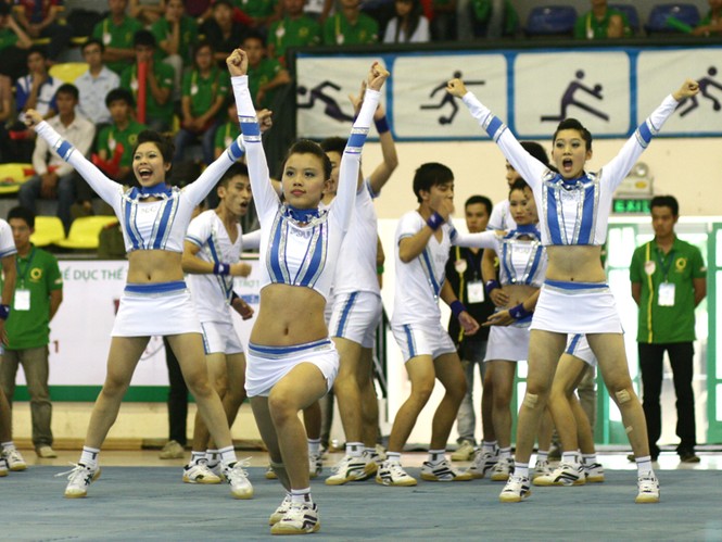Đội Đại học Phương Đông xuất hiện với đồng phục màu trắng