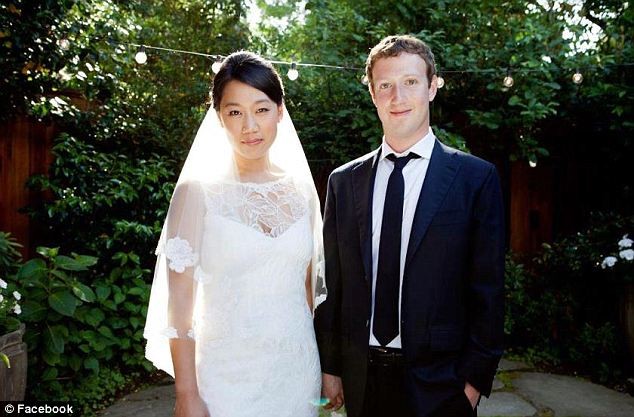 Ngà 19-5, Mark Zuckerberg và Priscilla Chan trở thành vợ chồng