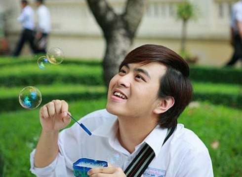 Năm 2010, anh tham gia dự án phim Tết 2011