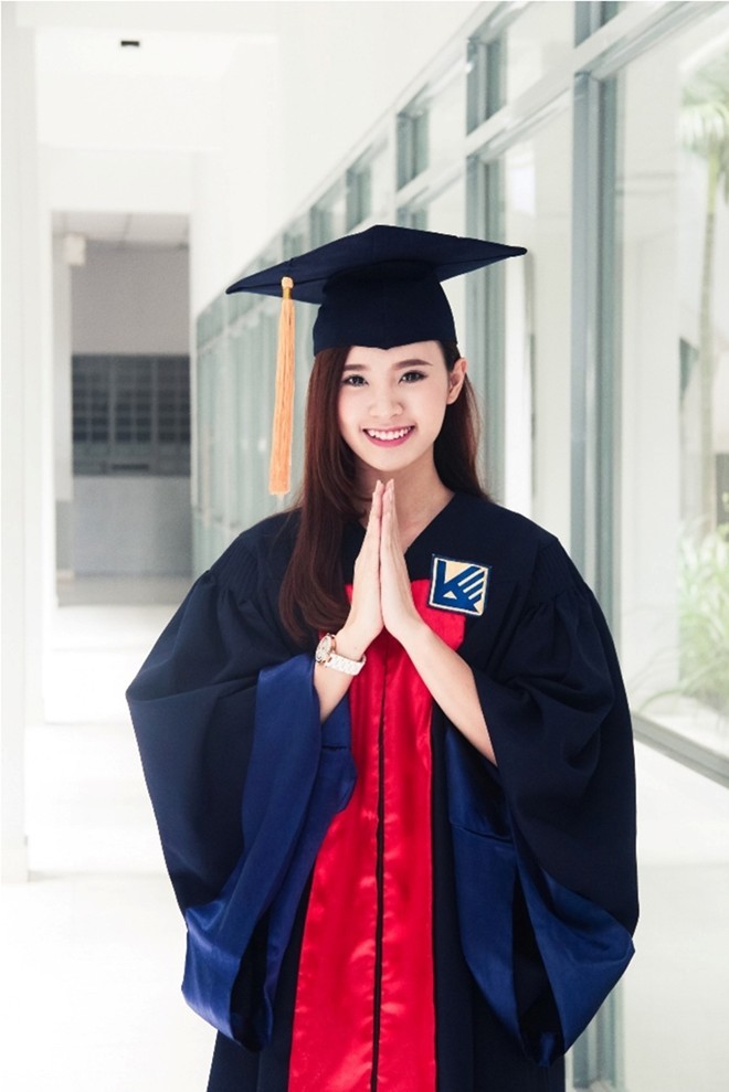 Khoảnh khắc tuyệt đẹp của hot girl Midu ngày tốt nghiệp đại học - ảnh 4