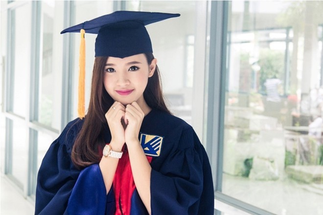 Trong khoảng thời gian qua, Midu chia sẻ cô luôn xác định việc học luôn là ưu tiên hàng đầu, sau đó mới đến việc tham gia nghệ thuật