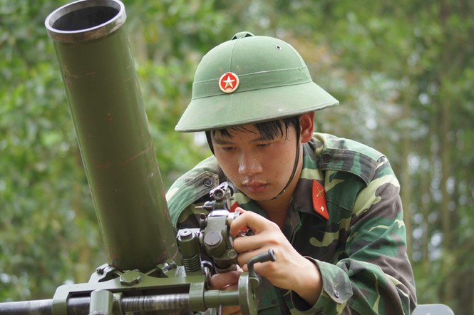 Nguyễn Minh với tác phẩm Binh nhì thể hiện vẻ đẹp tự tin của người chiến sĩ hôm nay