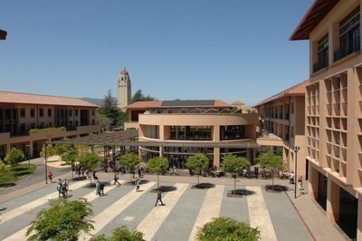 1. Trường Kinh doanh Stanford Tỷ lệ sinh viên có việc làm sau 3 tháng tốt nghiệp: 96% Mức lương khởi điểm bình quân: 118.000 USD