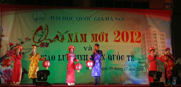 Đêm nhạc rộn ràng không khí xuân mặc cho tiết trời lạnh giá vẫn đang còn