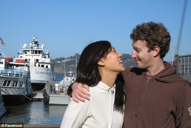 Mark Zuckerberg và Priscilla Chan gặp nhau lần đầu tiên năm 2003