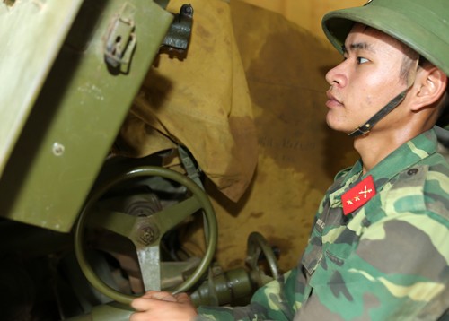 Thuần thục từng thao tác trên pháo