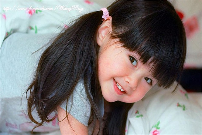 Với vẻ hồn nhiên và đáng yêu, cô bé 3 tuổi - Weingping hiện đang có một lượng fan đông đảo trên các trang mạng xã hội