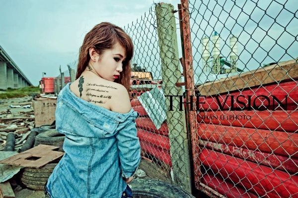 Cô chia sẻ mình rất mê xăm hình nên quyết định sở hữu nhiều hình trên cơ thể dẫu có phải đối diện với những định kiến