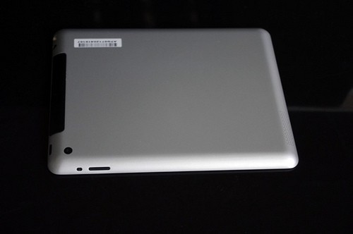 Khó mà phân biệt được Grefu và New iPad nếu nhìn từ mặt sau