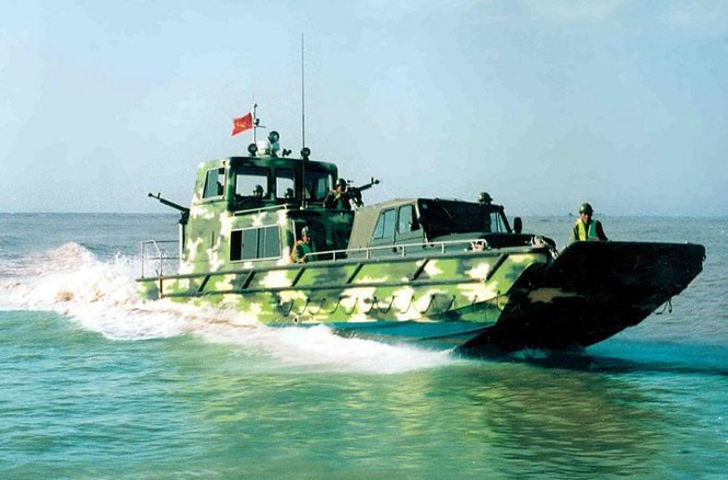 Tàu đổ bộ trung đội ST1200 do công ty đóng tàu 189 (Tổng cục Công nghiệp Quốc phòng) đóng mới trang bị cho Hải quân Nhân dân Việt Nam. Tàu ST1200 dài 12,8m, rộng 3,1m, chở được 1 xe ô tô hoặc 2,5 tấn hàng hóa