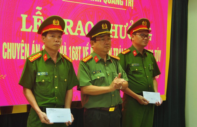 Thưởng cho lực lượng liên tiếp phá nhiều vụ án ma túy - ảnh 1