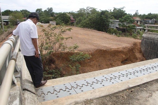 Xây cầu 160 tỷ để…. phơi thóc - ảnh 6