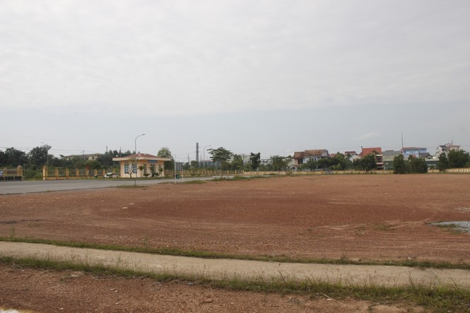 Cận cảnh bến xe bạc tỷ không một bóng người, bóng xe - ảnh 7