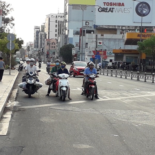 Sân bay Tân Sơn Nhất thông thoáng sáng 29 Tết - ảnh 2