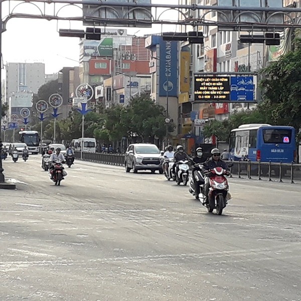 Sân bay Tân Sơn Nhất thông thoáng sáng 29 Tết - ảnh 1