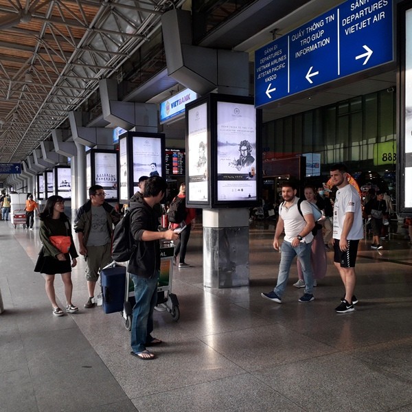 Sân bay Tân Sơn Nhất thông thoáng sáng 29 Tết - ảnh 9